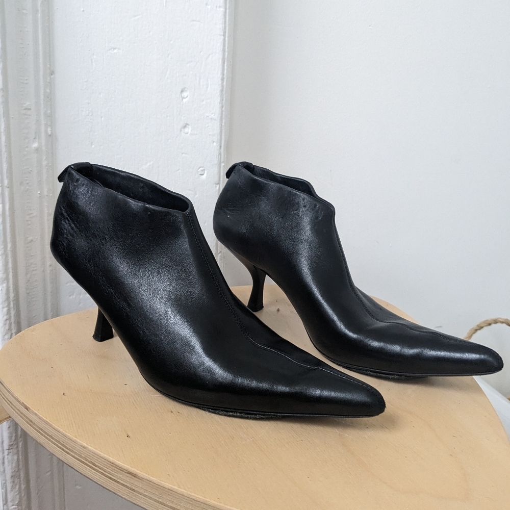 Authentic The Row Pointed Leather Heels - image 1